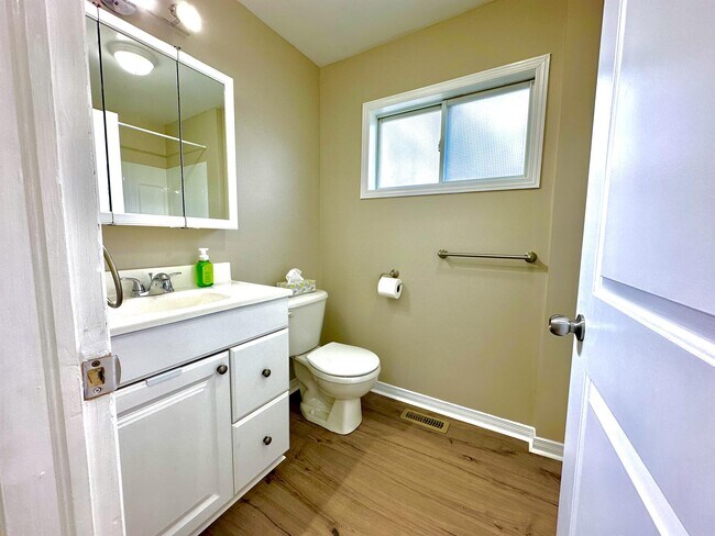 Photo du bâtiment - 1529 Windermere Rd