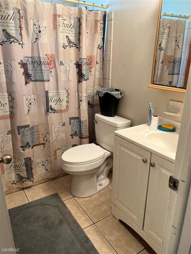 Building Photo - 3 br, 1 bath House - 809 Walnut Drive