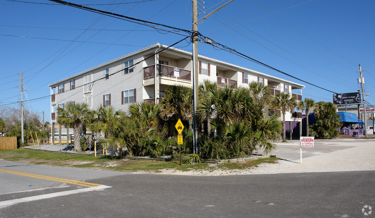 Building Photo - Somerset Condominiums