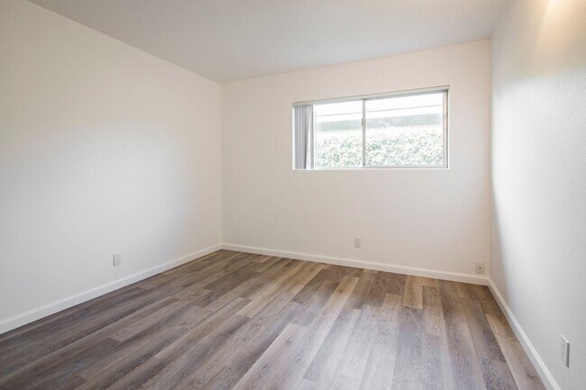 Building Photo - 6740 Sabado Tarde Rd