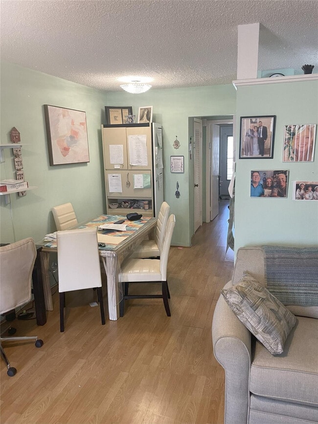 Foto del edificio - 815 SW 10th Terrace