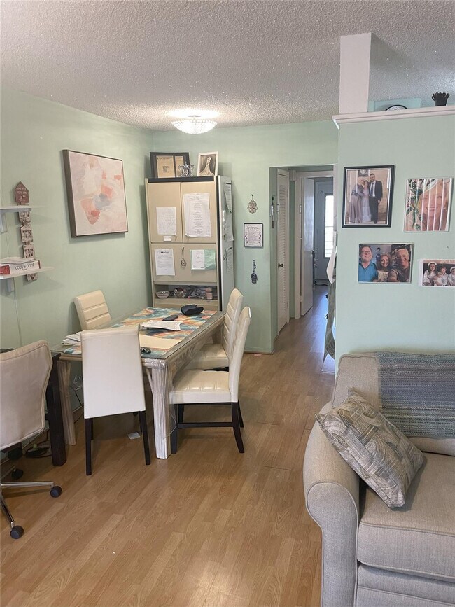 Foto del edificio - 815 Ter