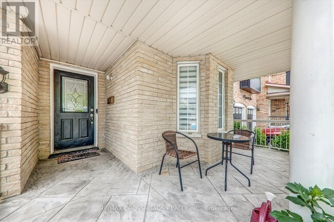Building Photo - 33 Greenhalf Dr