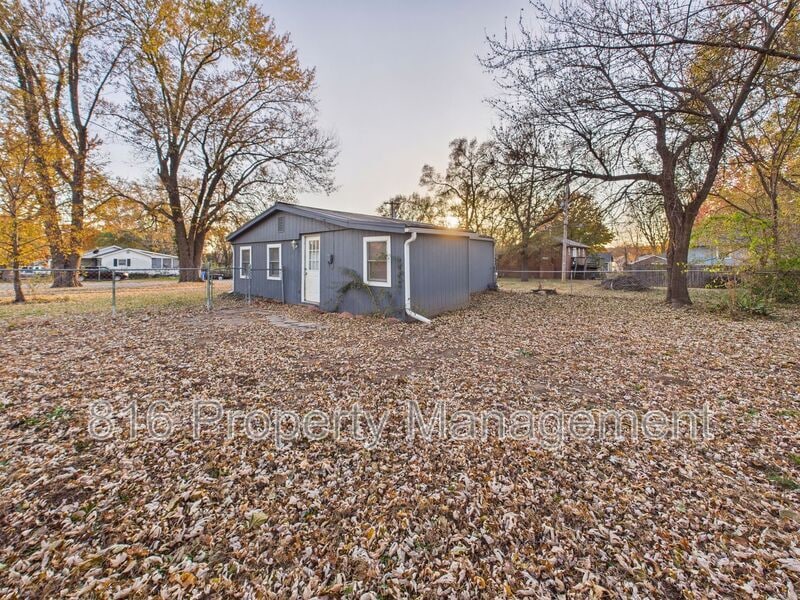 Primary Photo - 126 S Village Terrace