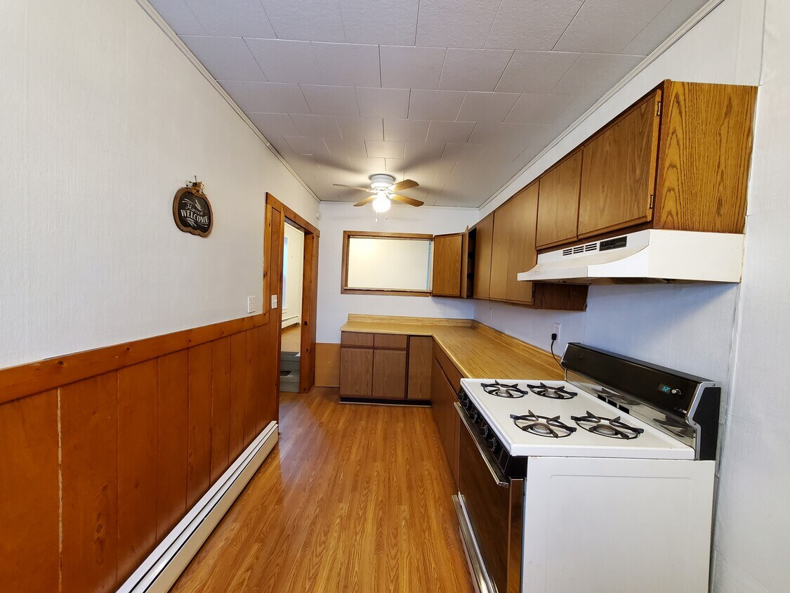 Primary Photo - 584 Colbert Ave