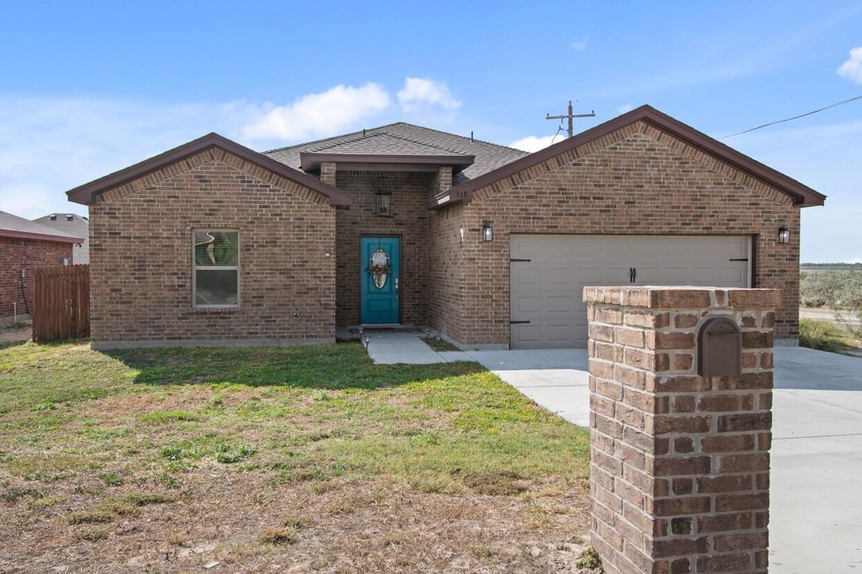 Primary Photo - 318 Don Martin Dr