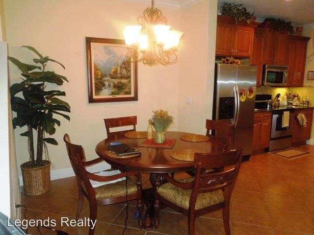 Foto del edificio - 1365 Benevolent St