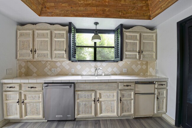 Building Photo - 9936 Durant Dr