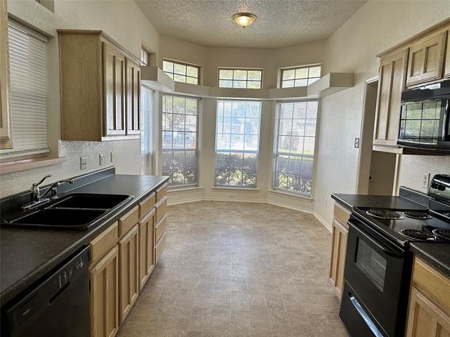 Building Photo - 1405 Gainsborough Way