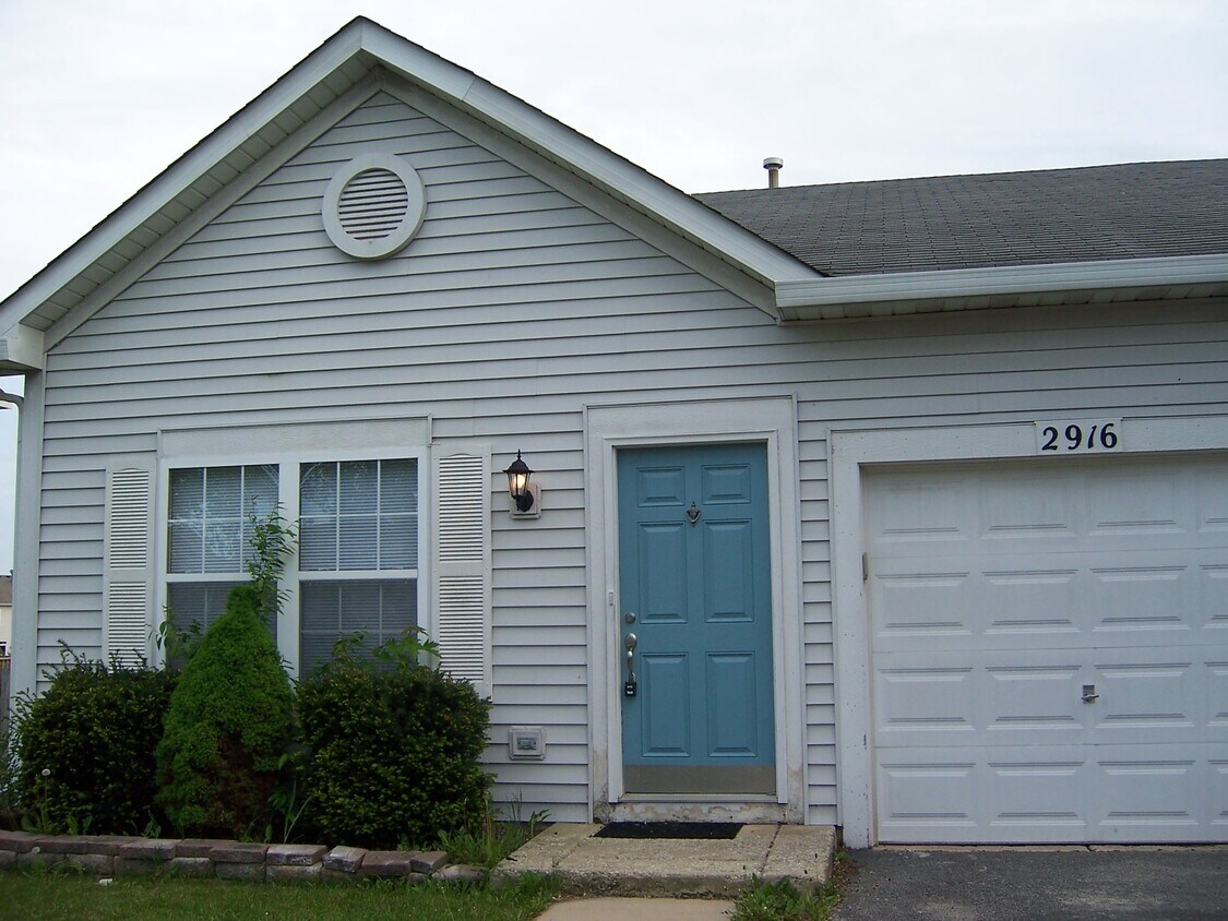 2916 Courtney St, Plano, IL 60545 Townhome Rentals in Plano IL