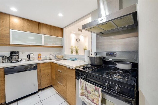 Foto del edificio - 3140 S Ocean Dr