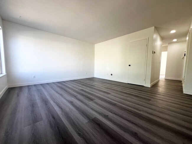 Building Photo - COMING SOON! 4 BED / 2 BATH REMODELED home...