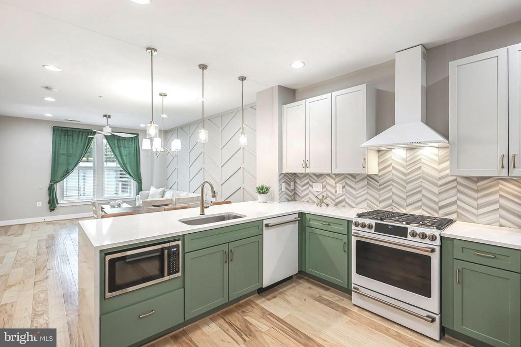 Primary Photo - 2205 Richmond Hwy