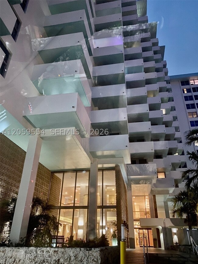 Building Photo - 2899 Collins Ave