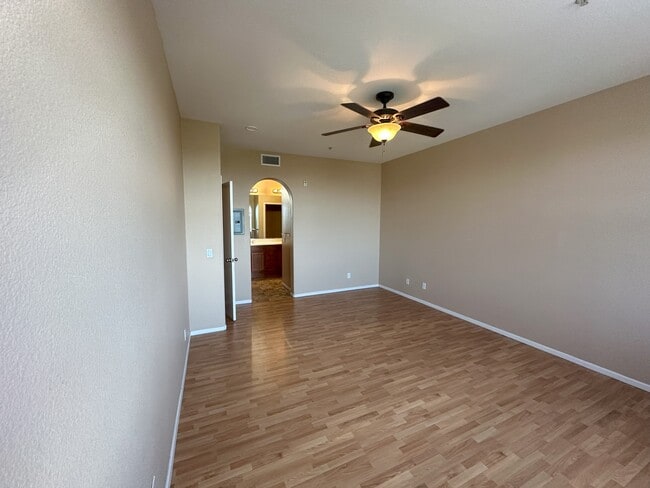 Building Photo - 1760 E Palomar St