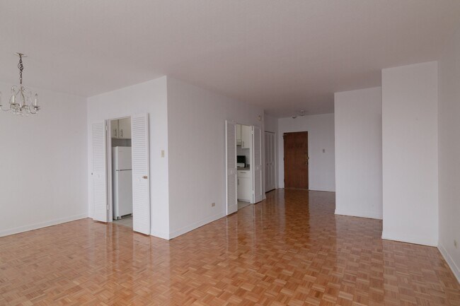 Photo du bâtiment - 900 Av. Rockland