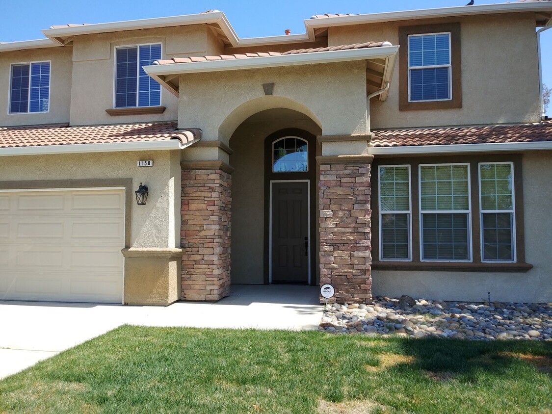 Primary Photo - Four Bedroom at the Golf Course