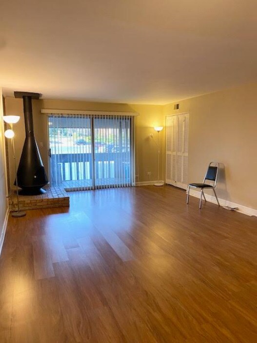 Foto del edificio - 6157 Knoll Way Dr