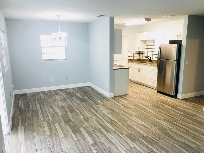 Building Photo - Nicely finished 3/1-  move in by 10/1 and ...