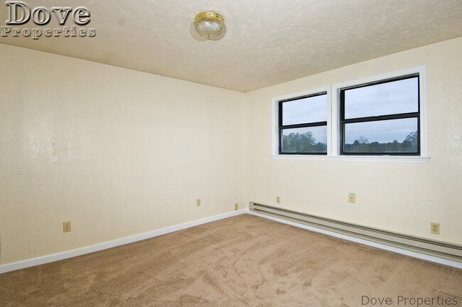 Building Photo - Coming Soon: 1 BR house, all utilities inc...