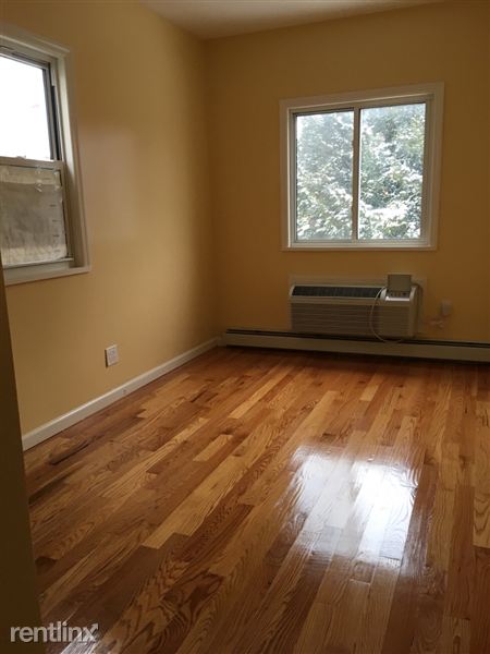 Building Photo - 355 Linwood St