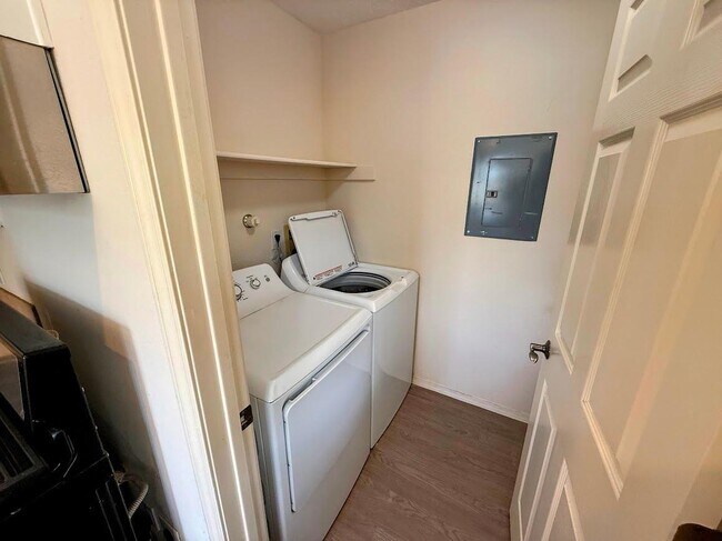 Foto del edificio - 2900 Vista del Rey Vis