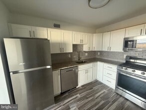 Building Photo - 5225 Pooks Hill Rd