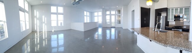 Building Photo - Santa Ana Loft
