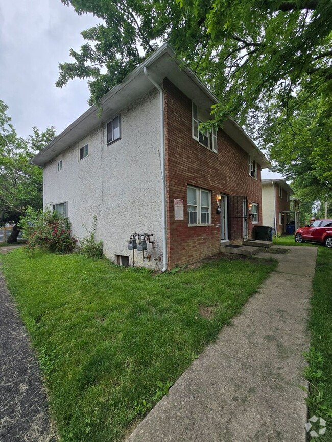 Building Photo - 909-911-911 S Weyant Ave