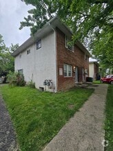 Building Photo - 909-911-911 S Weyant Ave