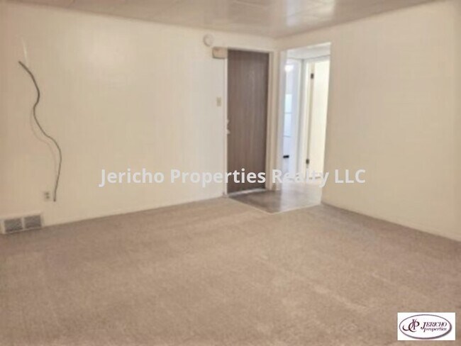Building Photo - Renovated 1 bed-1bath Wheat Ridge Apartment