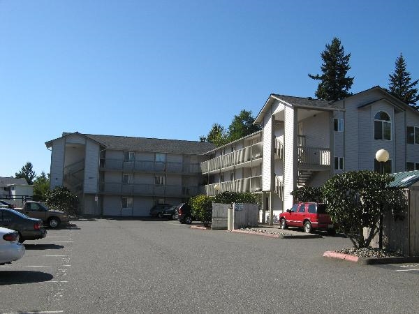 Building Photo - Forest Park