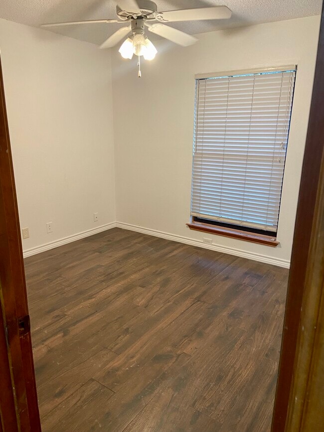 Foto del edificio - 2939 Quail Oak St