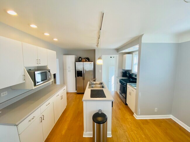 Building Photo - 309 S Campbell Rd