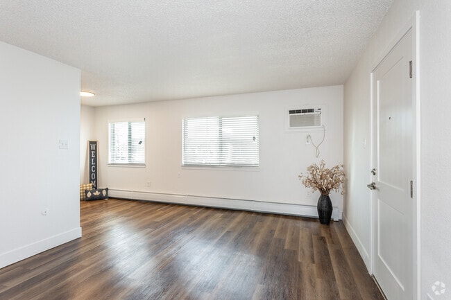 2 habitaciones, 1 baño, 850 pies cuadrados, comedor - Overlook at Thornton