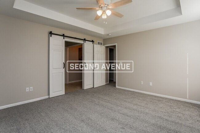 Building Photo - 1719 N Ashley DR