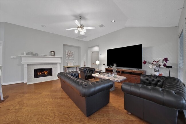 Foto del edificio - 12126 Laguna Pointe Ln