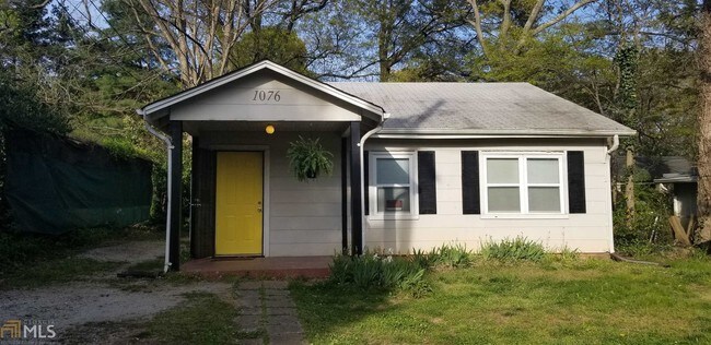 Building Photo - 1076 Hardee St NE
