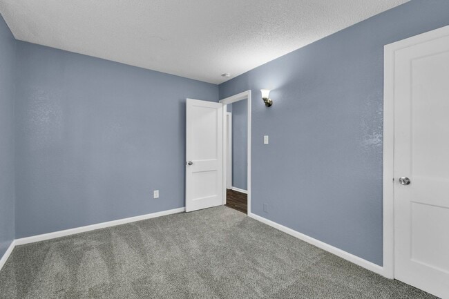 Building Photo - 3414 Elmwood Ave