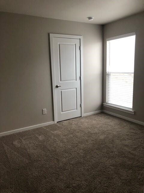 Building Photo - 13809 Paris