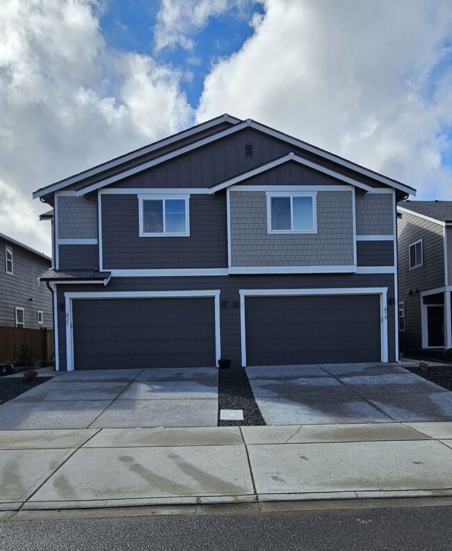 Foto del edificio - Brand New 4-Bedroom Duplex for Rent in Lacey!