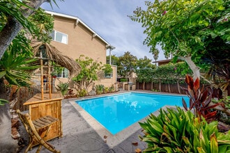 Building Photo - 4819 Del Mar Ave