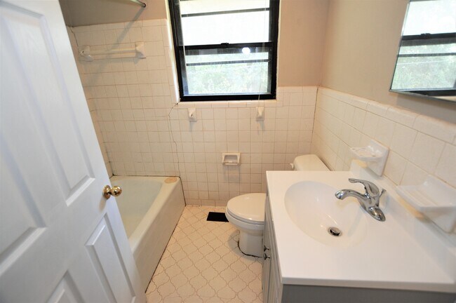 Foto del edificio - Bradford Village