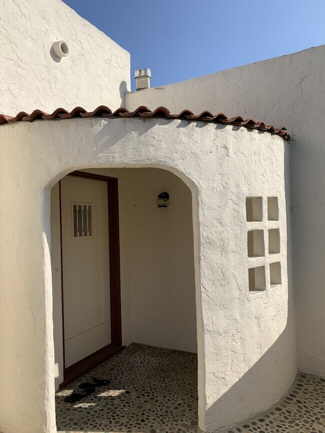Foto del edificio - 1849 Eucalyptus Ave