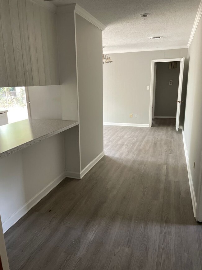 Foto del edificio - 1216 Karen Rd