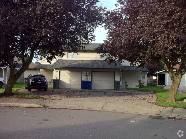 Building Photo - 217 21st Pl SE