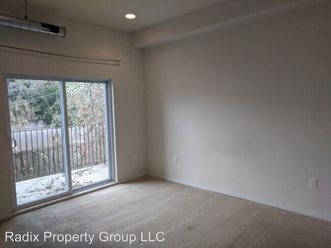 Building Photo - 3343 Conrad St
