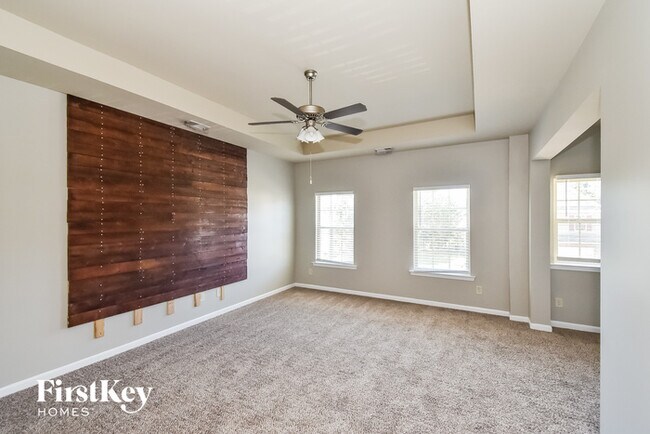 Building Photo - 572 Ivy Chase Loop