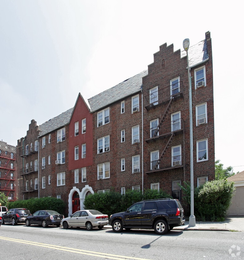 Building Photo - 3214 Beverley Rd