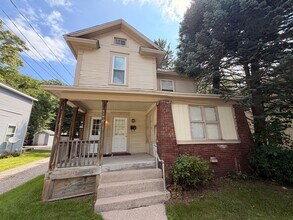 Building Photo - 514 Fuller Ave SE